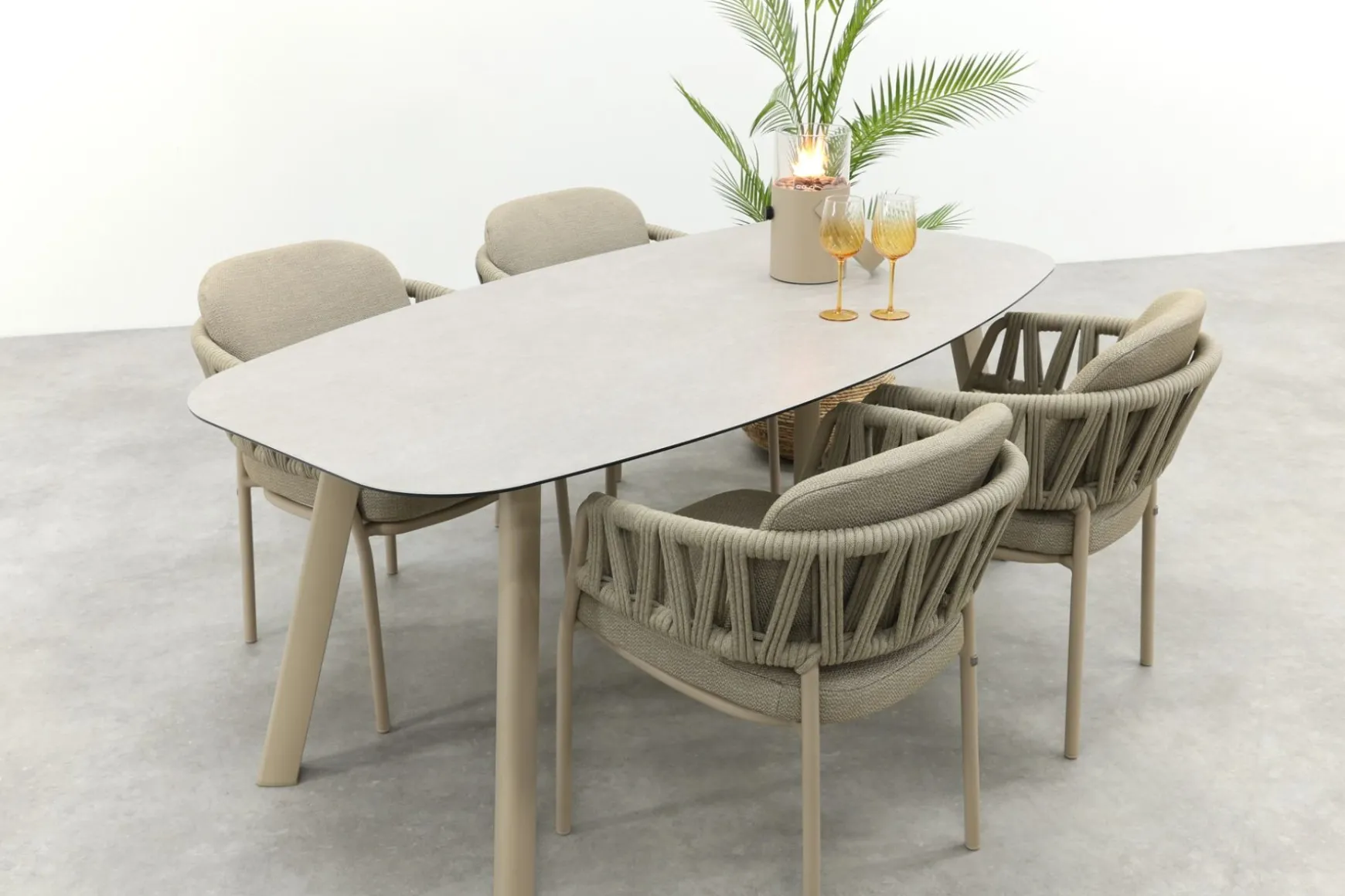 Taste Calma/Manolo 4-persoons Deens ovale tuinset 180x95 cm. - Latte
