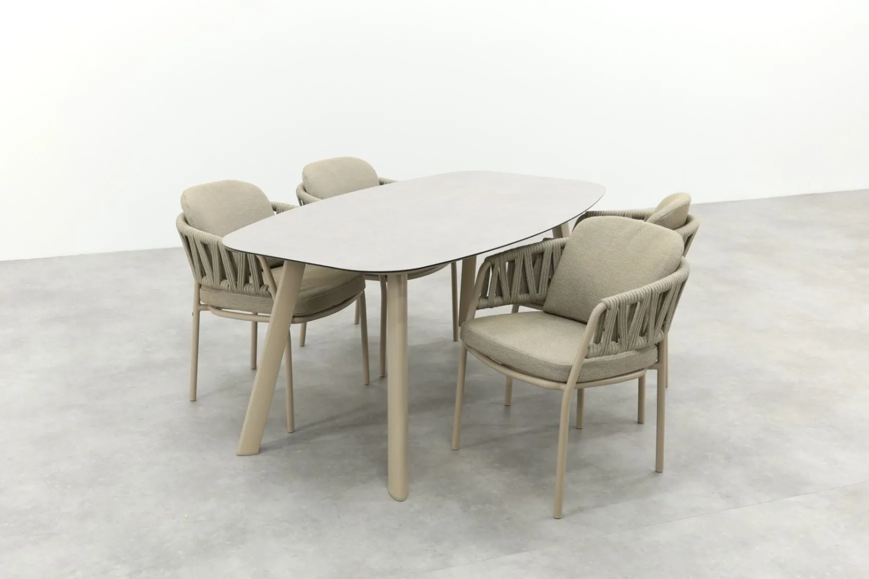 Taste Calma/Manolo 4-persoons Deens ovale tuinset 180x95 cm. - Latte
