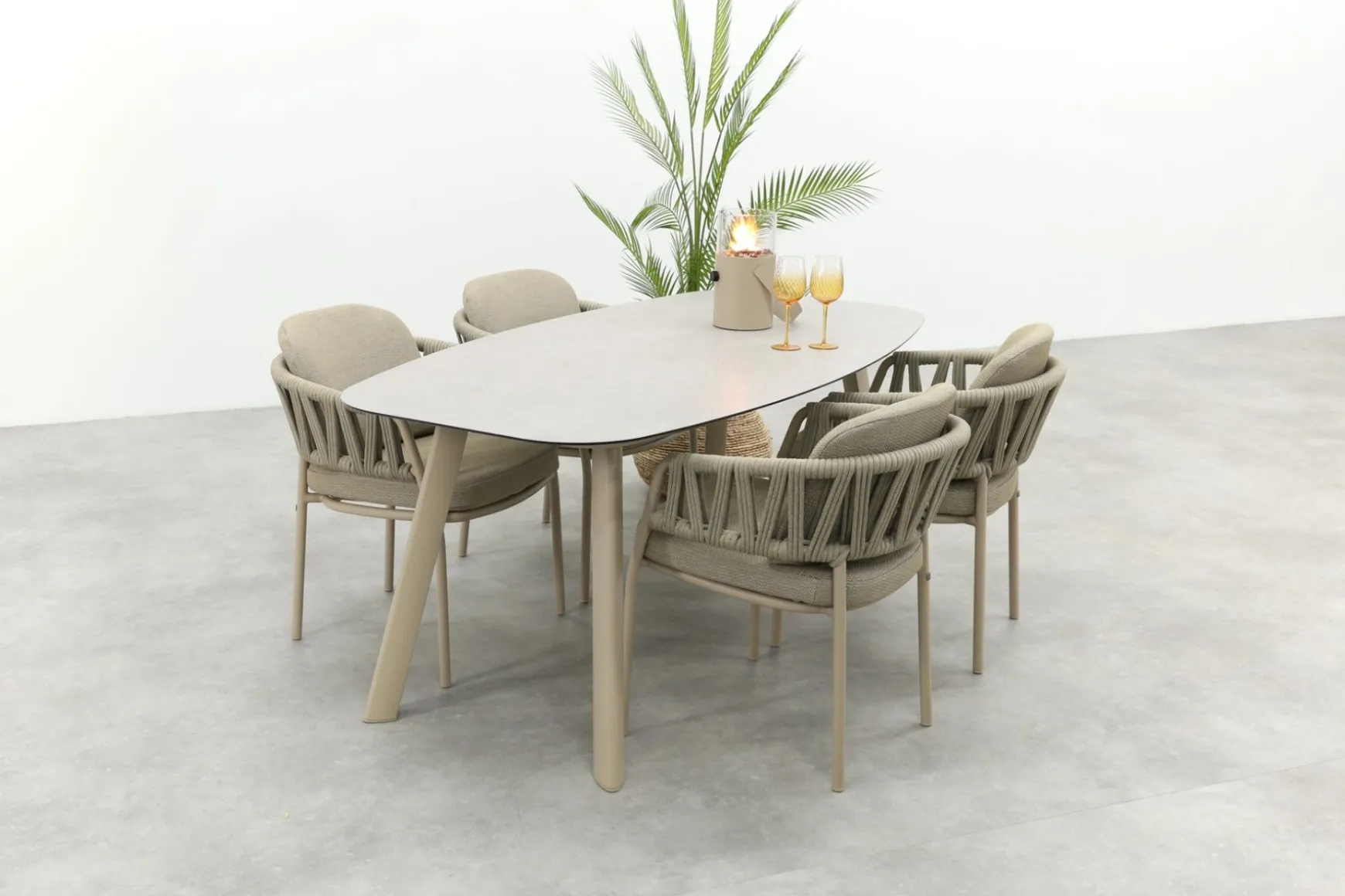 Taste Calma/Manolo 4-persoons Deens ovale tuinset 180x95 cm. - Latte