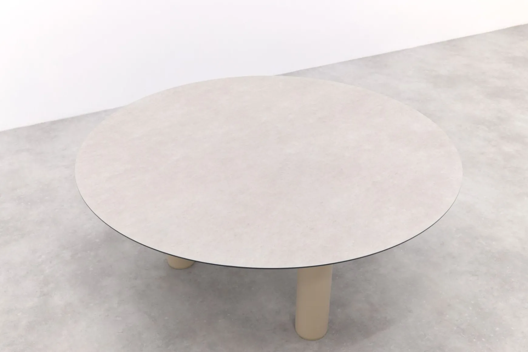 Taste Donato low dining tuintafel Ø160 cm. - Latte