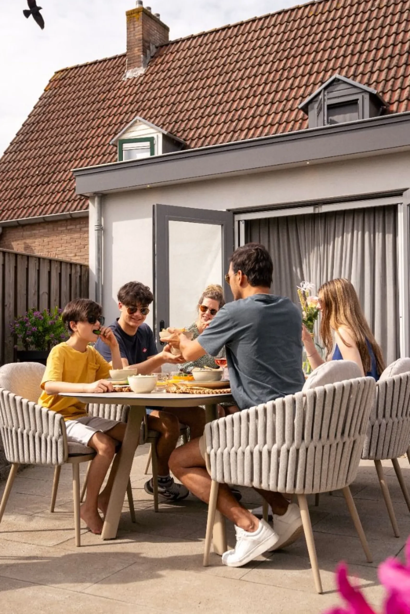 Taste Eva/Manolo 6-persoons Deens ovale dining tuinset 240x103 cm. - Latte