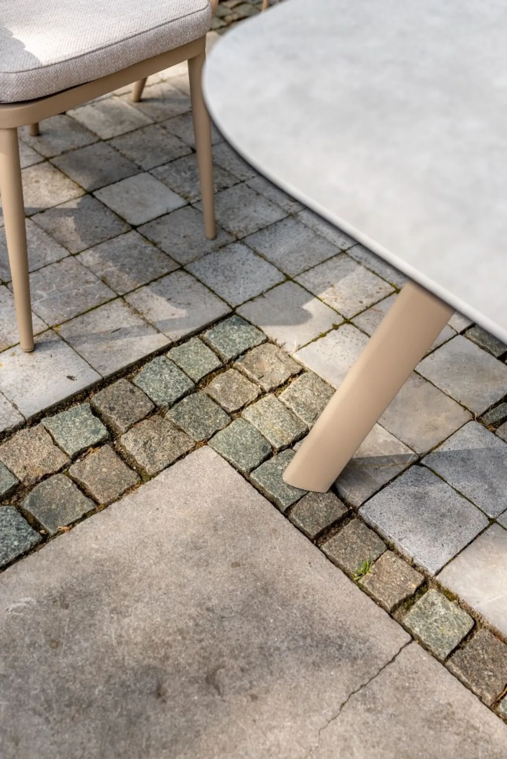 Taste Eva/Manolo 4-persoons Deens ovale dining tuinset 180x95 cm. - Latte