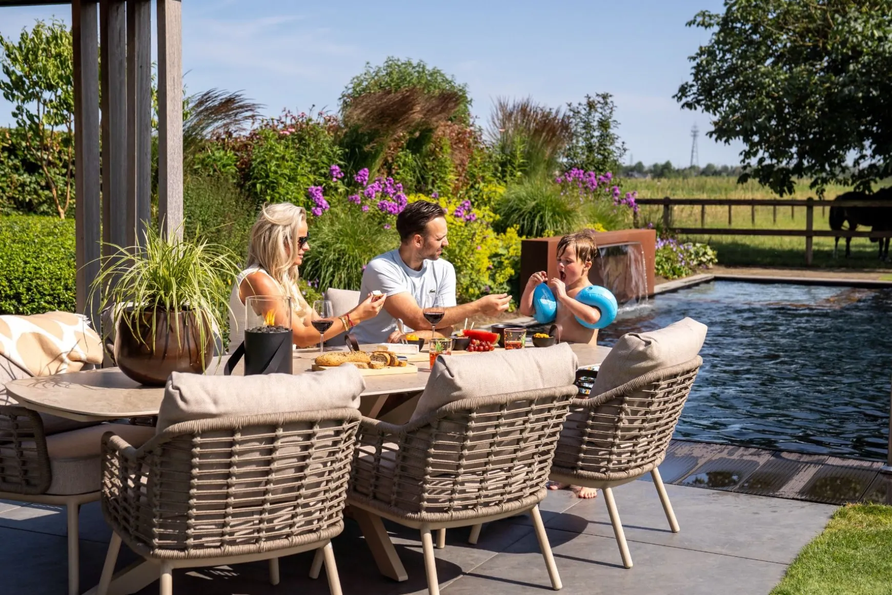 Taste Puglia/Nevada low dining tuinset (7-delig) - Latte