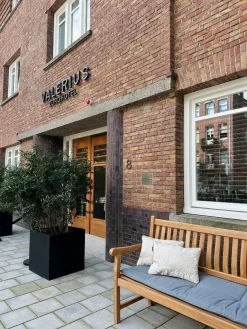 Teakhouten tuinbank Patrick - 180 cm. - Voorgevormde rugleuning