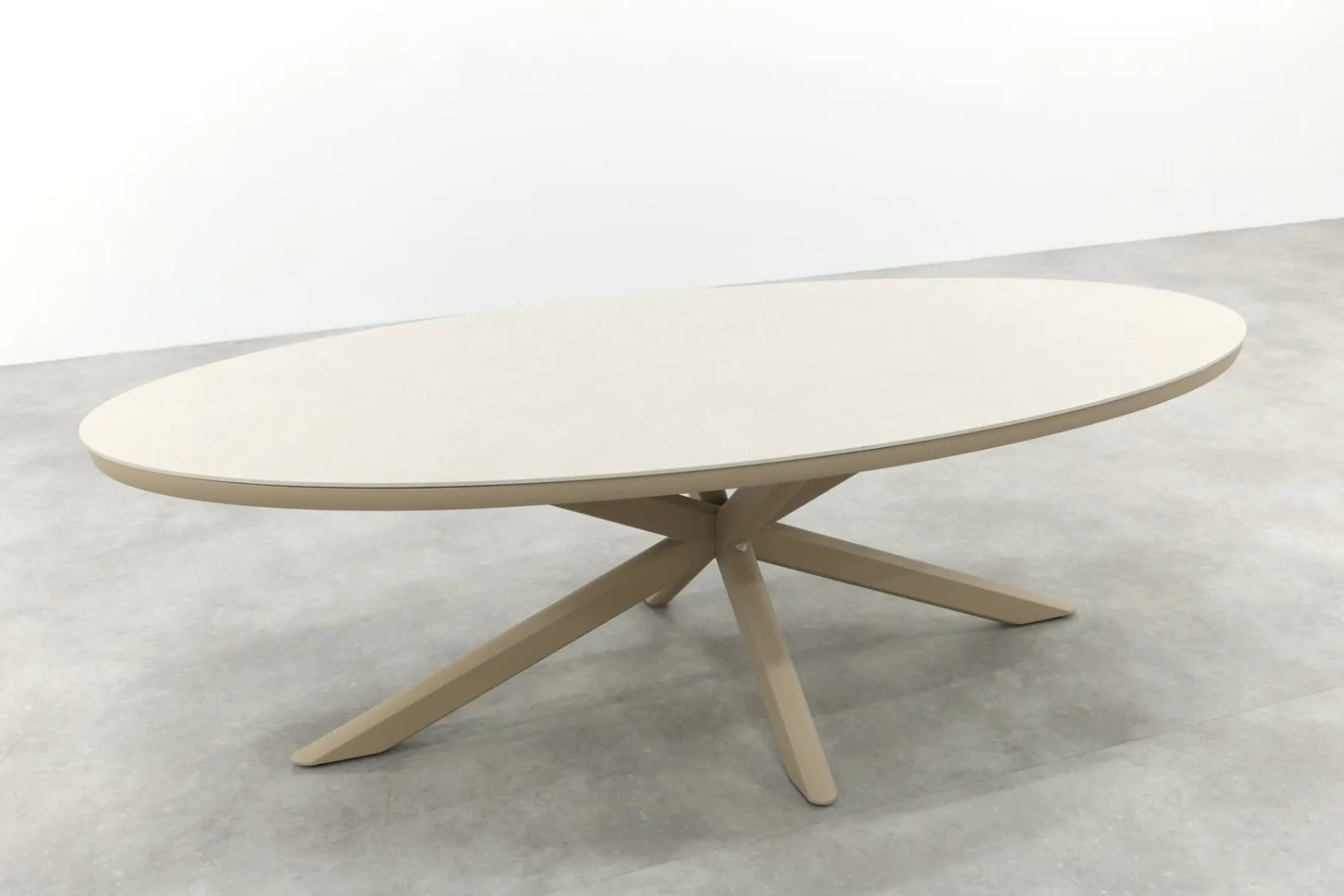 Ventaro ovale tuintafel 240x115 cm. - Latte