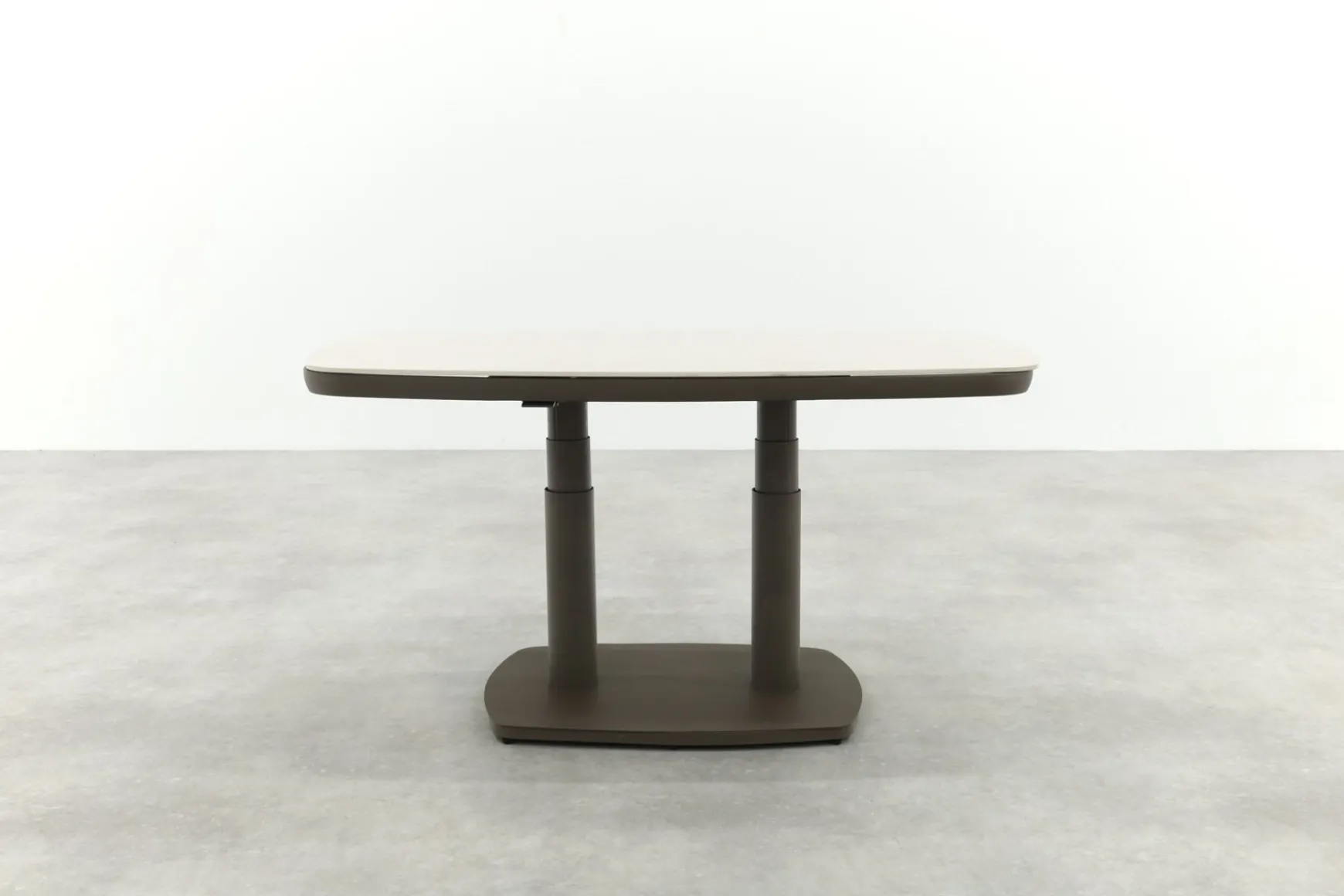 Welton up&down verstelbare tuintafel 135x83 cm. - Terre